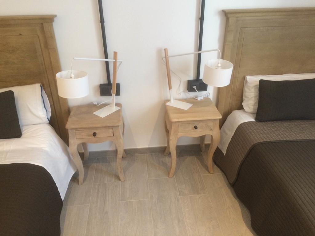 Hostal Portofino Ареньс-де-Мар Экстерьер фото