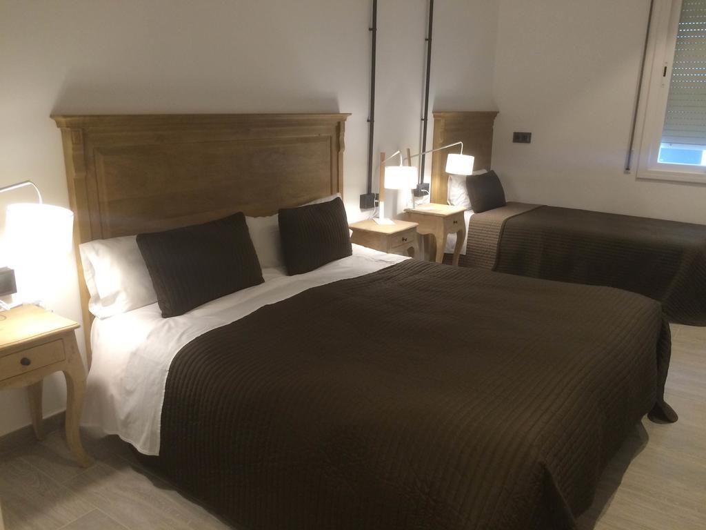 Hostal Portofino Ареньс-де-Мар Экстерьер фото