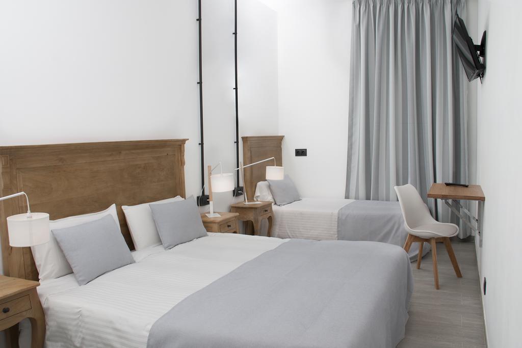 Hostal Portofino Ареньс-де-Мар Экстерьер фото